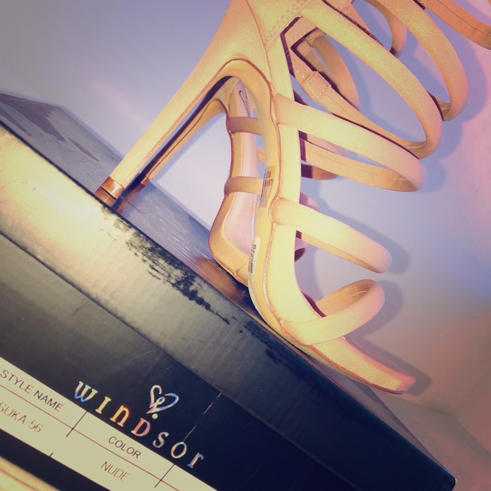 Windsor nude heels size 7